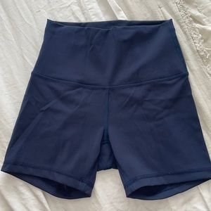 Lululemon Wunder Under 4” shorts. Size 4